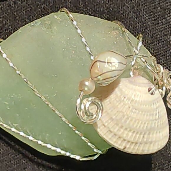 Beach Glass Pendant Seafoam Green Wave Sculpted Hand-twist, Silver Sterl setting - Picture 4 of 10